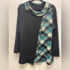 4 for $25 🍒 Papa Vancouver Stylish Black and Blue Plaid Button Detail Top 2x